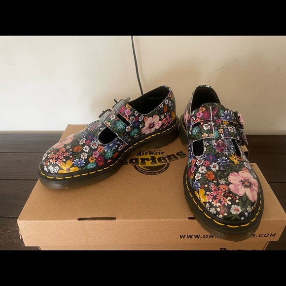 Dr. Martens black floral 8065 wanderlust maryjane - Picture 2 of 7